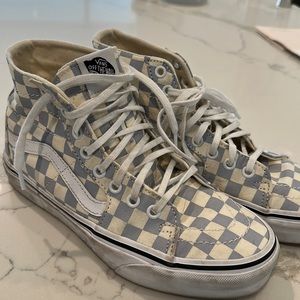 women’s sk8 hi checker vans size 7.5!!